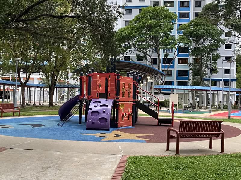 7 Lorong 7 Toa Payoh HDB Flat For Sale at S$ 1,000,000 | PropertyGuru Singapore - Exterior