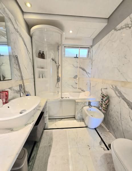 Hillcrest Arcadia Condominium For Sale at S$ 2,380,000 | PropertyGuru Singapore - Bathroom