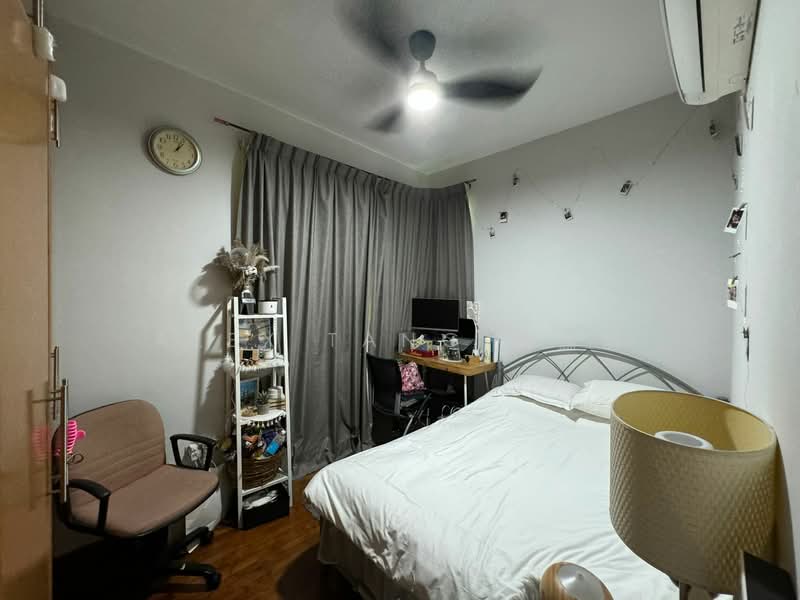 Sims Residences, 8 Lorong 39 Geylang, 3 Bedrooms, 1,184 sqft, Apartment For Rent, by Alex Tang 陳拁燐, 500072212 - Bedroom - PropertyGuru.com.sg