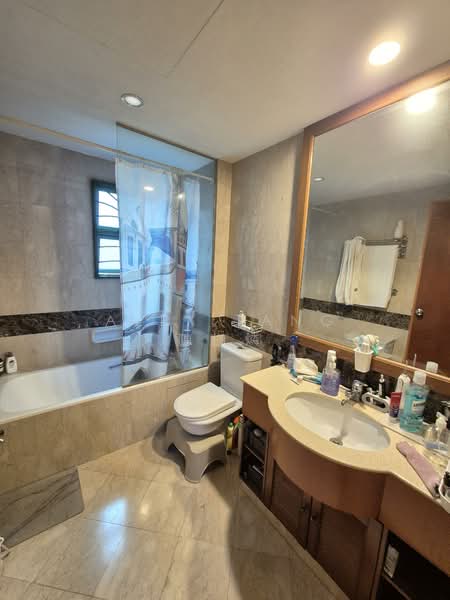 Sims Residences, 8 Lorong 39 Geylang, 3 Bedrooms, 1,184 sqft, Apartment For Rent, by Alex Tang 陳拁燐, 500072212 - Bathroom - PropertyGuru.com.sg