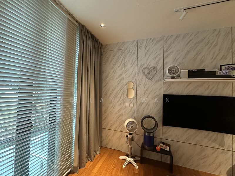 Cheap! Designer Freehold Semi-D Cluster Landed 110% Move In @ Toh Crescent Cluster House For Sale at S$ 4,300,000 | PropertyGuru Singapore - Living Room