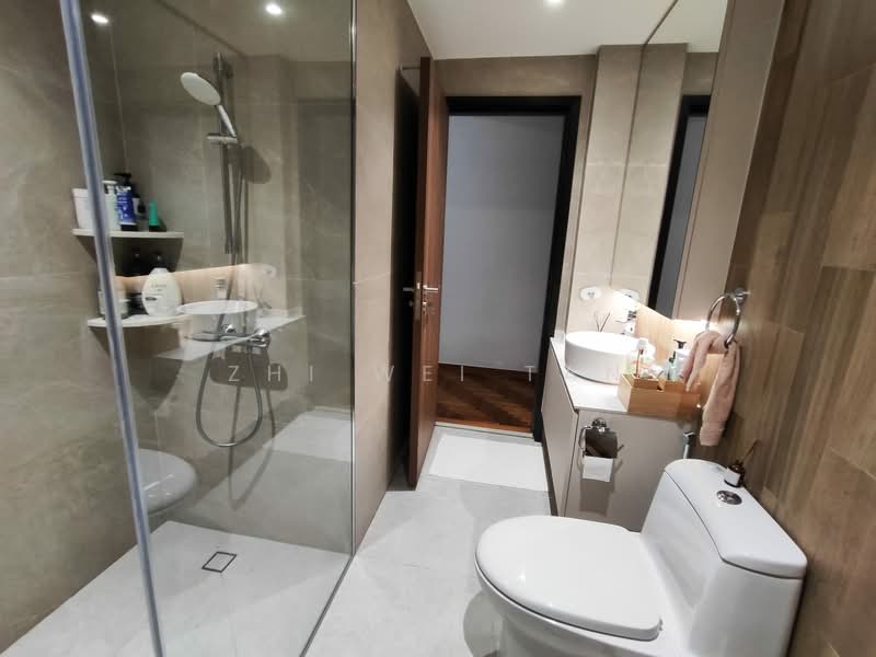 The Bayshore Condominium For Sale at S$ 1,590,000 | PropertyGuru Singapore - Bathroom