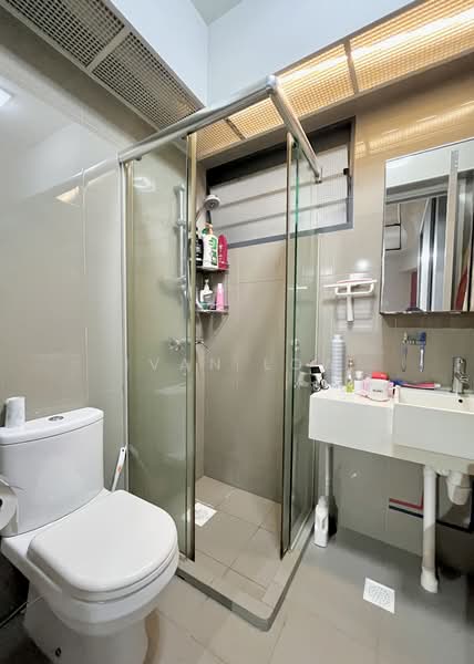 308C Punggol Walk HDB Flat For Sale at S$ 618,000 | PropertyGuru Singapore - Bathroom