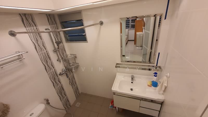 93B Telok Blangah Street 31 HDB Flat For Sale at S$ 1,029,000 | PropertyGuru Singapore - Common Toilet