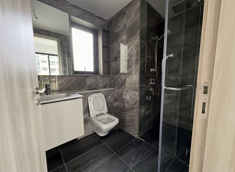 Sengkang Grand Residences Condominium For Sale at S$ 2,100,000 | PropertyGuru Singapore - Master Bathroom