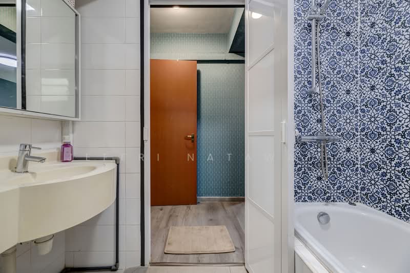 664B Punggol Drive HDB Flat For Sale at S$ 749,999 | PropertyGuru Singapore - Bathroom