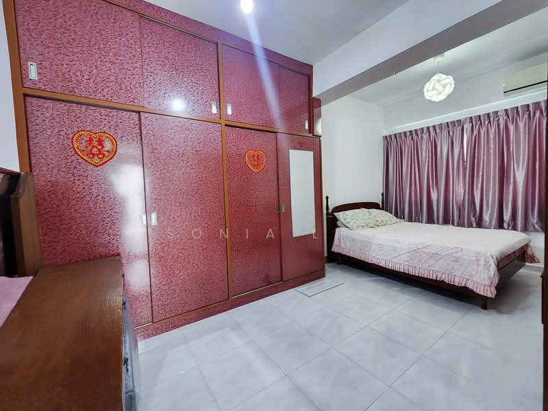 Charming Semi-D for Sale at Dunearn Road! 1km to MGS Semi-Detached House For Sale at S$ 6,600,000 | PropertyGuru Singapore - Bedroom