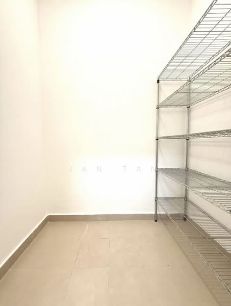 D'Evelyn Condominium For Sale at S$ 1,400,000 | PropertyGuru Singapore - Bomb shelter