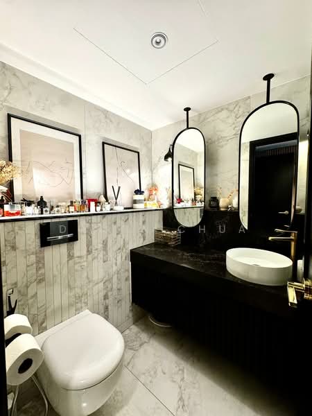 River Place Condominium For Sale at S$ 2,280,000 | PropertyGuru Singapore - Bathroom