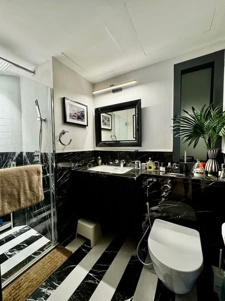 River Place Condominium For Sale at S$ 2,280,000 | PropertyGuru Singapore - Bathroom