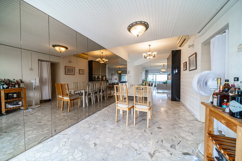 Peach Garden Apartment For Sale at S$ 5,280,000 | PropertyGuru Singapore - Dining Room