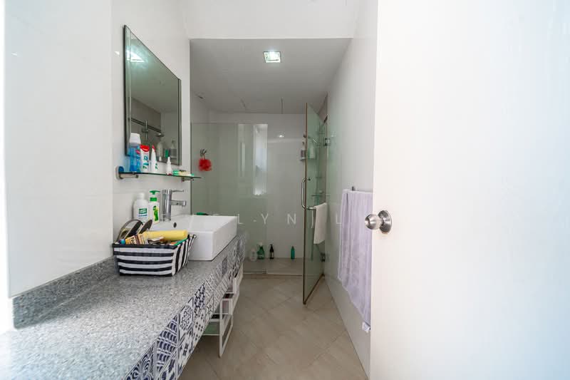 Peach Garden Apartment For Sale at S$ 5,280,000 | PropertyGuru Singapore - Bathroom