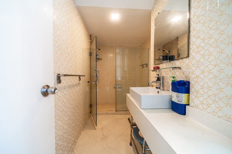 Peach Garden Apartment For Sale at S$ 5,280,000 | PropertyGuru Singapore - Bathroom