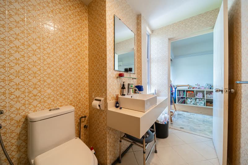 Peach Garden Apartment For Sale at S$ 5,280,000 | PropertyGuru Singapore - Bathroom