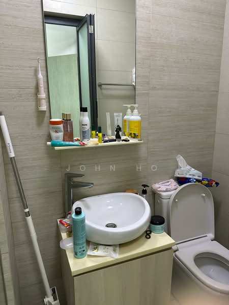 Forte Suites Condominium For Sale at S$ 1,300,000 | PropertyGuru Singapore - Bathroom