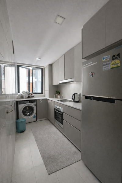 Hedges Park Condominium Condominium For Sale at S$ 1,250,000 | PropertyGuru Singapore - Kitchen