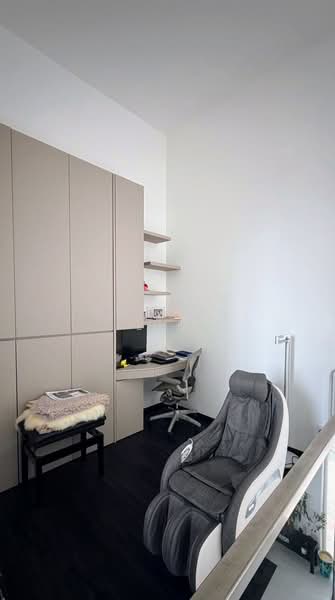 Starlight Suites, 11 River Valley Close, 4 Bedrooms, 3,757 sqft, Condominium For Rent, by Sharon Liu, 500072346 - separate study area - PropertyGuru.com.sg