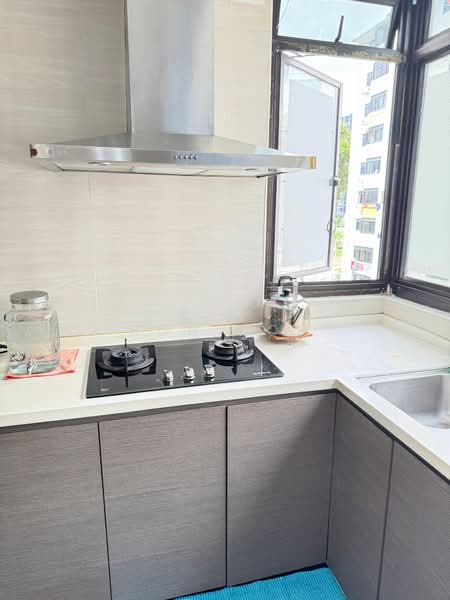 52 Circuit Road HDB Flat For Sale at S$ 369,000 | PropertyGuru Singapore - Kitchen