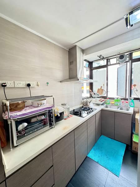 52 Circuit Road HDB Flat For Sale at S$ 369,000 | PropertyGuru Singapore - Kitchen