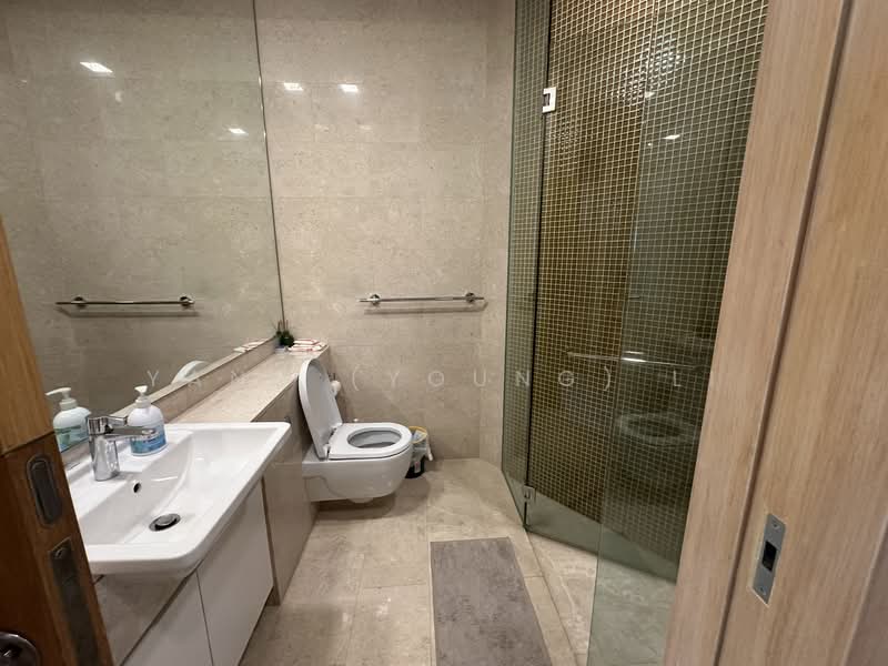 Belle Vue Residences, 15 Oxley Walk, 4 Bedrooms, 3,832 sqft, Condominium For Rent, by Yang (Young) Li, 500072384 - Bathroom - PropertyGuru.com.sg