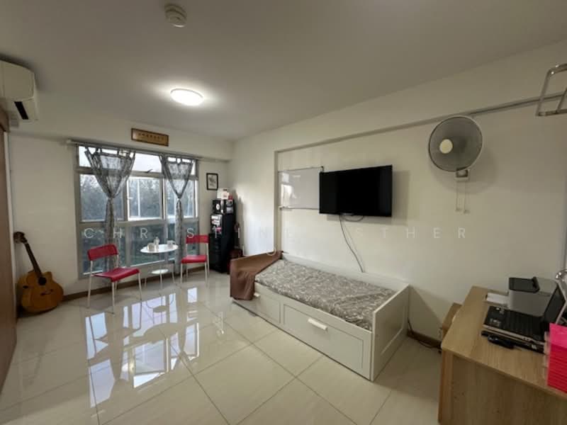 405B Northshore Drive HDB Flat For Sale at S$ 430,000 | PropertyGuru Singapore - Living Room