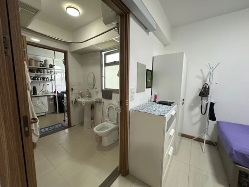 405B Northshore Drive HDB Flat For Sale at S$ 430,000 | PropertyGuru Singapore - Bathroom