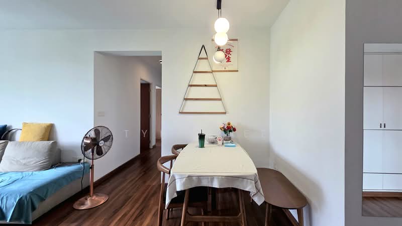 415B Fernvale Link HDB Flat For Sale at S$ 655,000 | PropertyGuru Singapore - Living Room