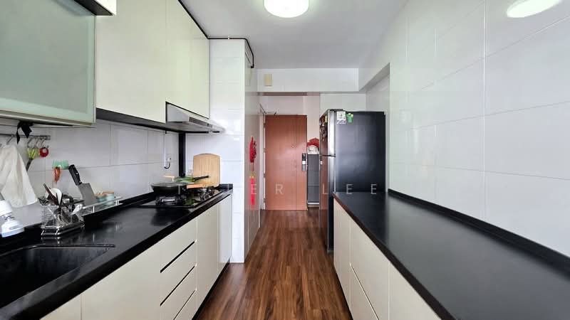 415B Fernvale Link HDB Flat For Sale at S$ 655,000 | PropertyGuru Singapore - Kitchen