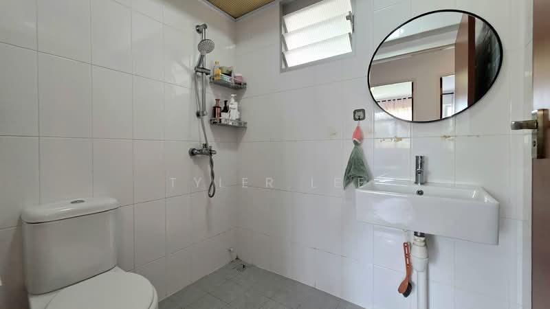 415B Fernvale Link HDB Flat For Sale at S$ 655,000 | PropertyGuru Singapore - Bathroom