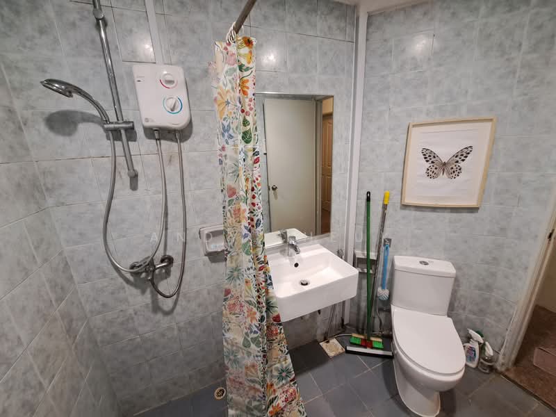 Wing Fong Mansions, 12 Lorong 14 Geylang, Room Rental, 70 sqft, Apartment For Rent, by Andy Cheuk, 500072400 - Bathroom - PropertyGuru.com.sg