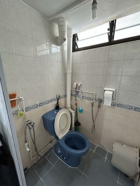 157 Mei Ling Street, 157 Mei Ling Street, Room Rental, 80 sqft, HDB Flat For Rent, by Lee Wee Peng, 500072401 - Bathroom - PropertyGuru.com.sg