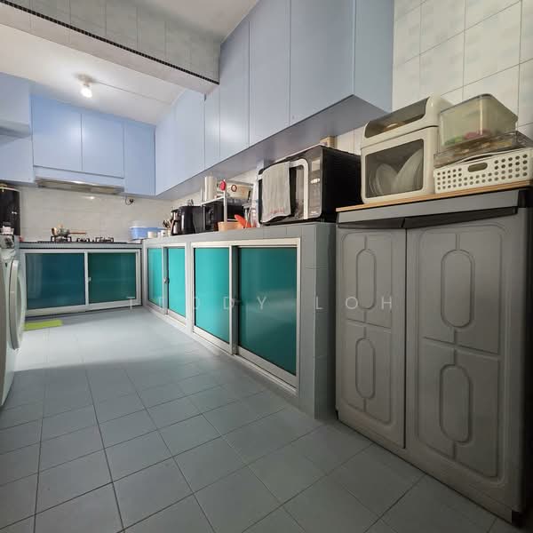 104 Spottiswoode Park Road HDB Flat For Sale at S$ 890,000 | PropertyGuru Singapore - Kitchen