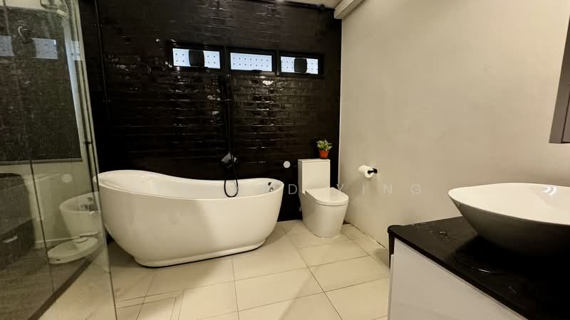 Jln Gembira Move-in Gem Terraced House For Sale at S$ 2,960,000 | PropertyGuru Singapore - Bathroom