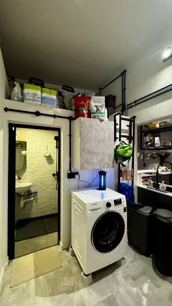 Jln Gembira Move-in Gem Terraced House For Sale at S$ 2,960,000 | PropertyGuru Singapore - Interior