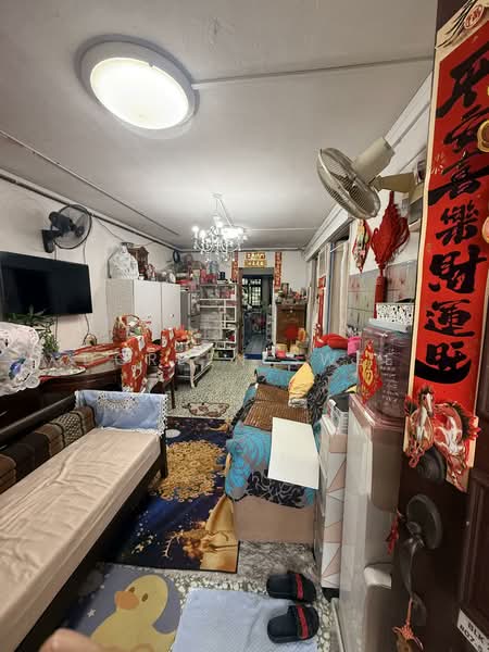 77 Indus Road HDB Flat For Sale at S$ 478,000 | PropertyGuru Singapore - Living Room