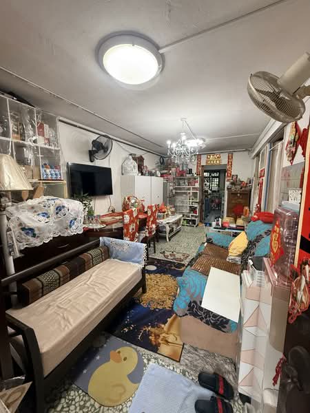 77 Indus Road HDB Flat For Sale at S$ 478,000 | PropertyGuru Singapore - Living Room