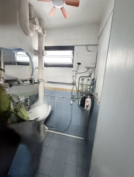 77 Indus Road, 77 Indus Road, 2 Bedrooms, 678 sqft, HDB Flat For Sale, by Doreen Swee, 500072437 - Bathroom - PropertyGuru.com.sg
