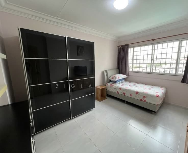 243 Tampines Street 21, 243 Tampines Street 21, 3 Bedrooms, 1,130 sqft, HDB Flat For Rent, by Ziglar Oh, 500072445 - Bedroom - PropertyGuru.com.sg