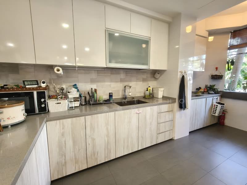 Huge Spacious Kitchen