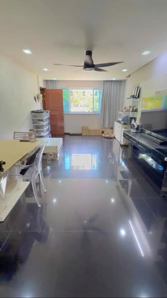 462 Jurong West Street 41, 462 Jurong West Street 41, 3 Bedrooms, 1,108 sqft, HDB Flat For Sale, by Rohaizah Ramjan, 500072472 - Living Room - PropertyGuru.com.sg