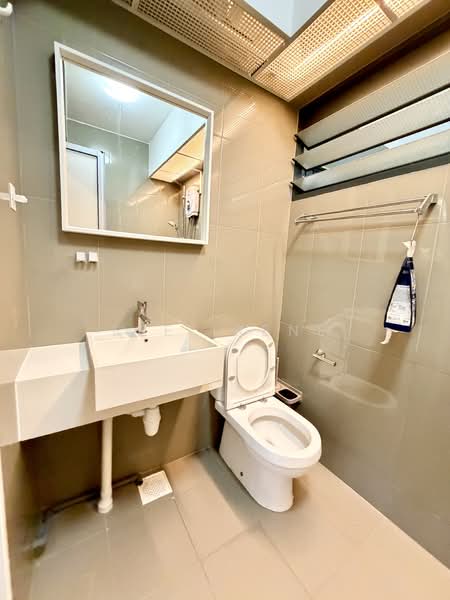 308A Punggol Walk, 308A Punggol Walk, 3 Bedrooms, 990 sqft, HDB Flat For Rent, by Lee Irene, 500072473 - Bathroom - PropertyGuru.com.sg