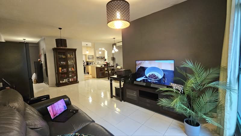 473 Segar Road, 473 Segar Road, 3 Bedrooms, 1,206 sqft, HDB Flat For Sale, by Eunice Tan, 500072476 - Spacious living hall - PropertyGuru.com.sg