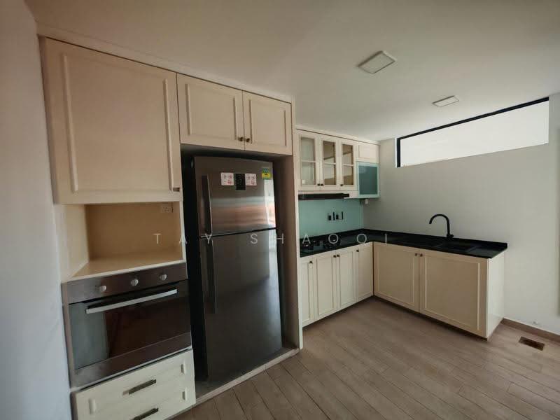 Cascadale, 732 Upper Changi Road East, Bedok / Upper East Coast, Room Rental, 250 sqft, Condominium For Rent, by Tay Shaoqi, 500072479 - Kitchen - PropertyGuru.com.sg