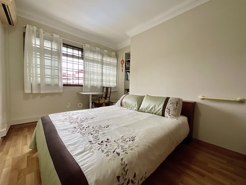 272 Pasir Ris Street 21 HDB Flat For Sale at S$ 630,000 | PropertyGuru Singapore - Bedroom