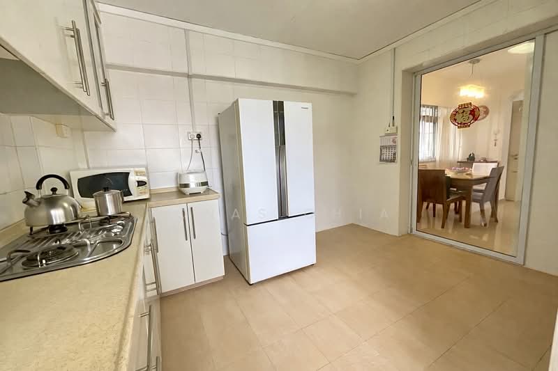 272 Pasir Ris Street 21 HDB Flat For Sale at S$ 630,000 | PropertyGuru Singapore - Kitchen