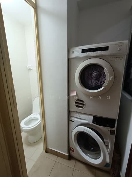 East Meadows, 30 Tanah Merah Kechil Road, Room Rental, 120 sqft, Condominium For Rent, by Wee Ming Hao, 500072485 - Bathroom - PropertyGuru.com.sg