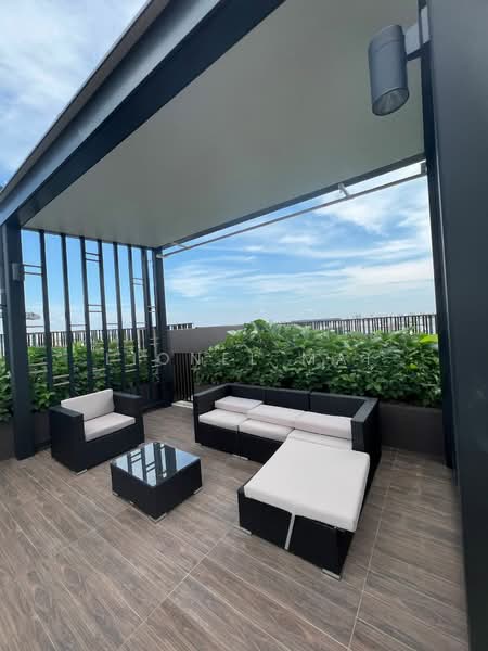 Urban Treasures Condominium For Sale at S$ 1,520,000 | PropertyGuru Singapore - Balcony