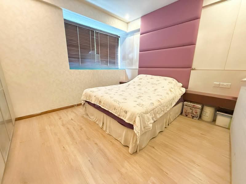 The Warren Condominium For Sale at S$ 1,668,000 | PropertyGuru Singapore - Bedroom
