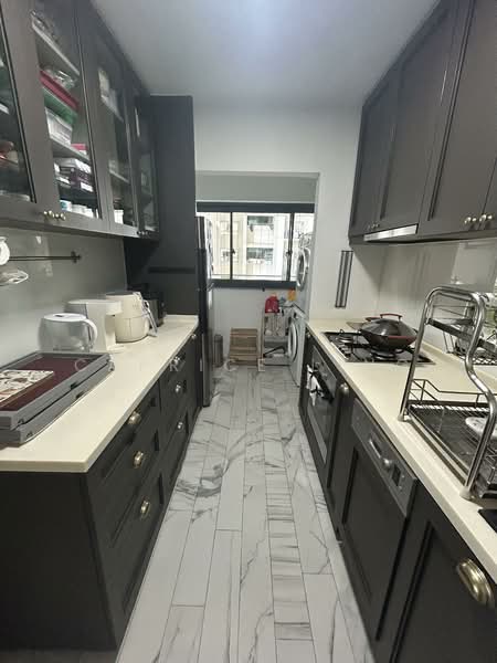 87 Dawson Road HDB Flat For Sale at S$ 870,000 | PropertyGuru Singapore - Kitchen