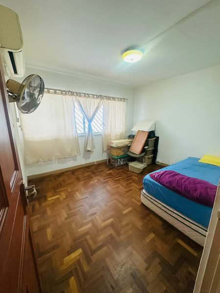 322A Jurong East Street 31 HDB Flat For Sale at S$ 768,000 | PropertyGuru Singapore - Bedroom